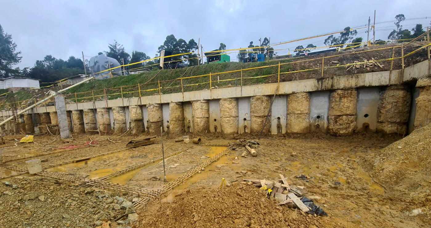 Avance de construcción - Estructura de contención. Diseño estructural Casa Eterna